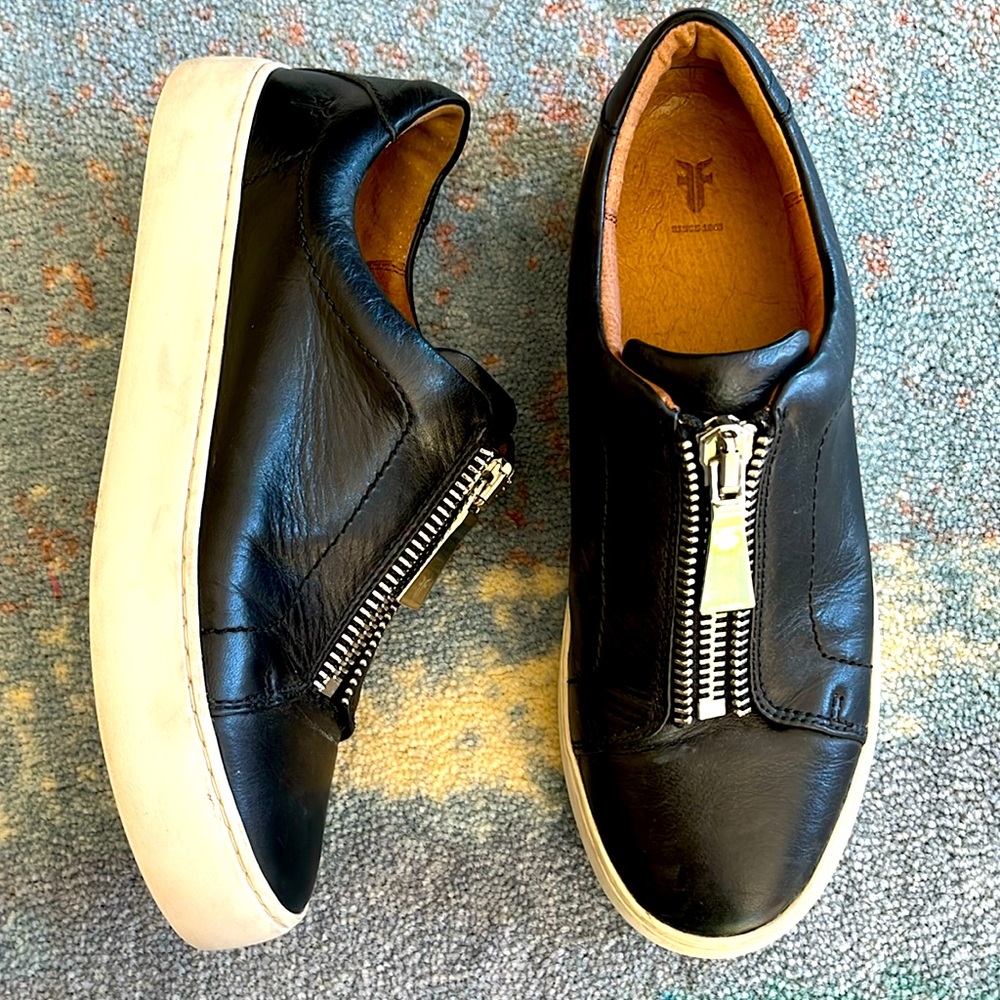 Frye Lena Zip Low Black Slide-in Sneaker, 7.5